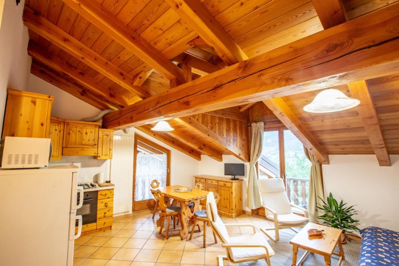Casa Alpina - Sarre Apartment Aosta Exterior photo